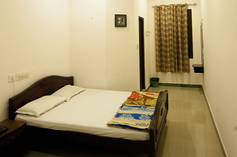 Double Beds Standard A/c Rooms in Hotel Nachiappa Palace, Karaikudi